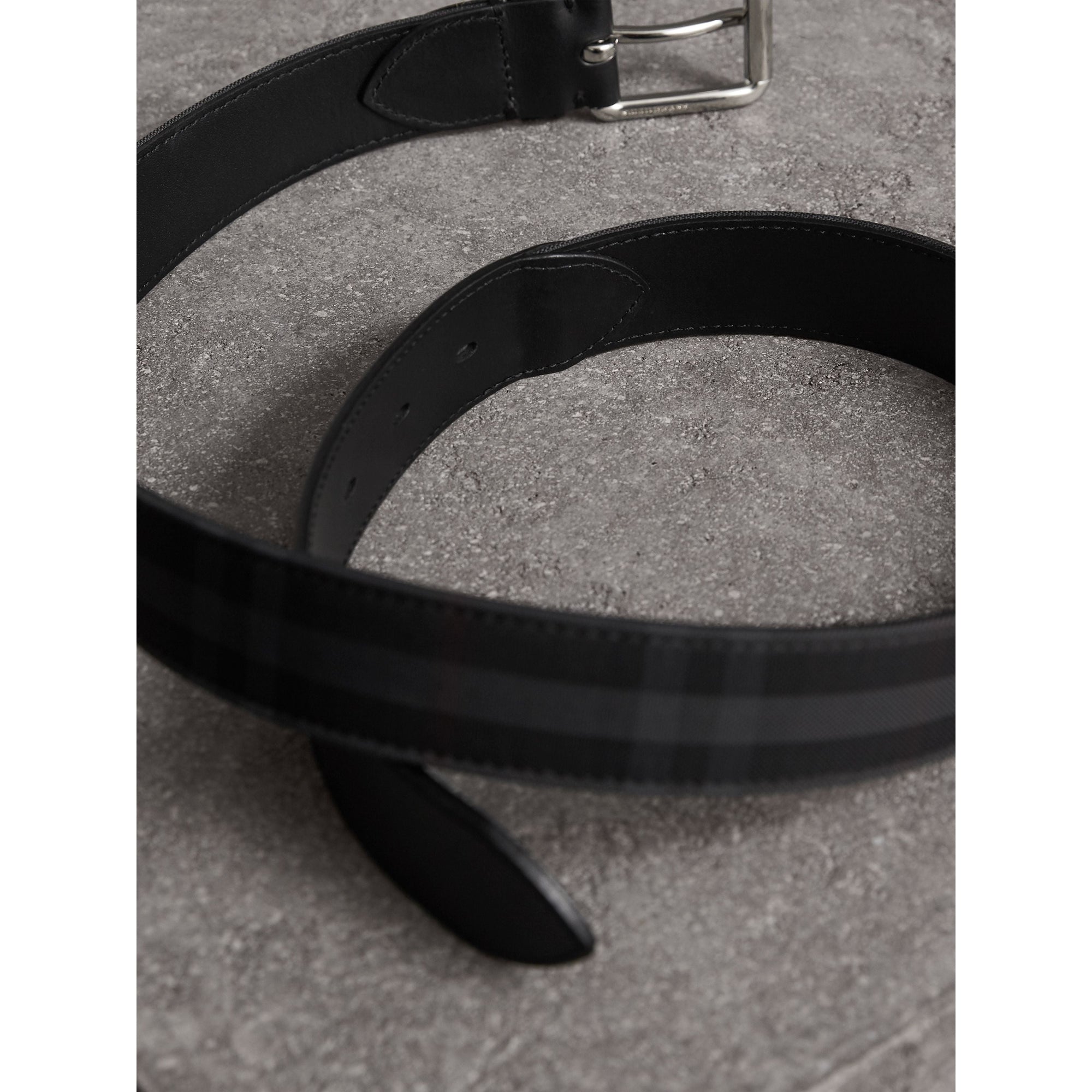 CHARCOAL/BLACK Ceinture à motif Horseferry check avec éléments en cuir