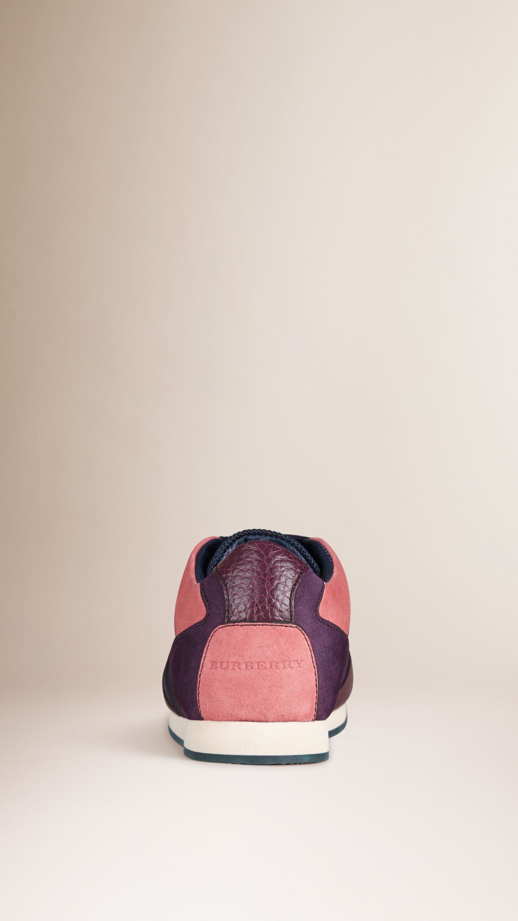 BERRY Tennis Mini Field Sneaker en cuir avec empiècements filet