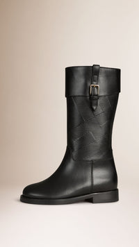 BLACK Bottes en cuir à motif check en relief