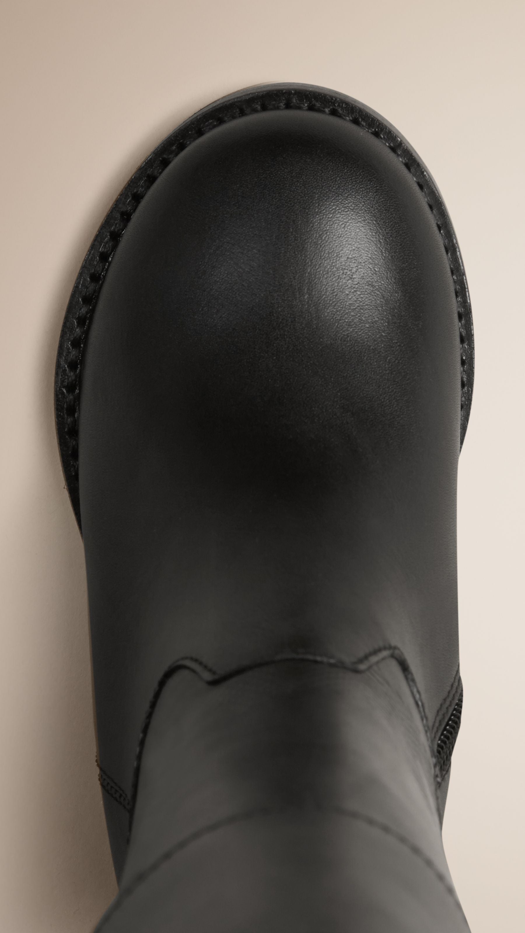 BLACK Bottes en cuir à motif check en relief