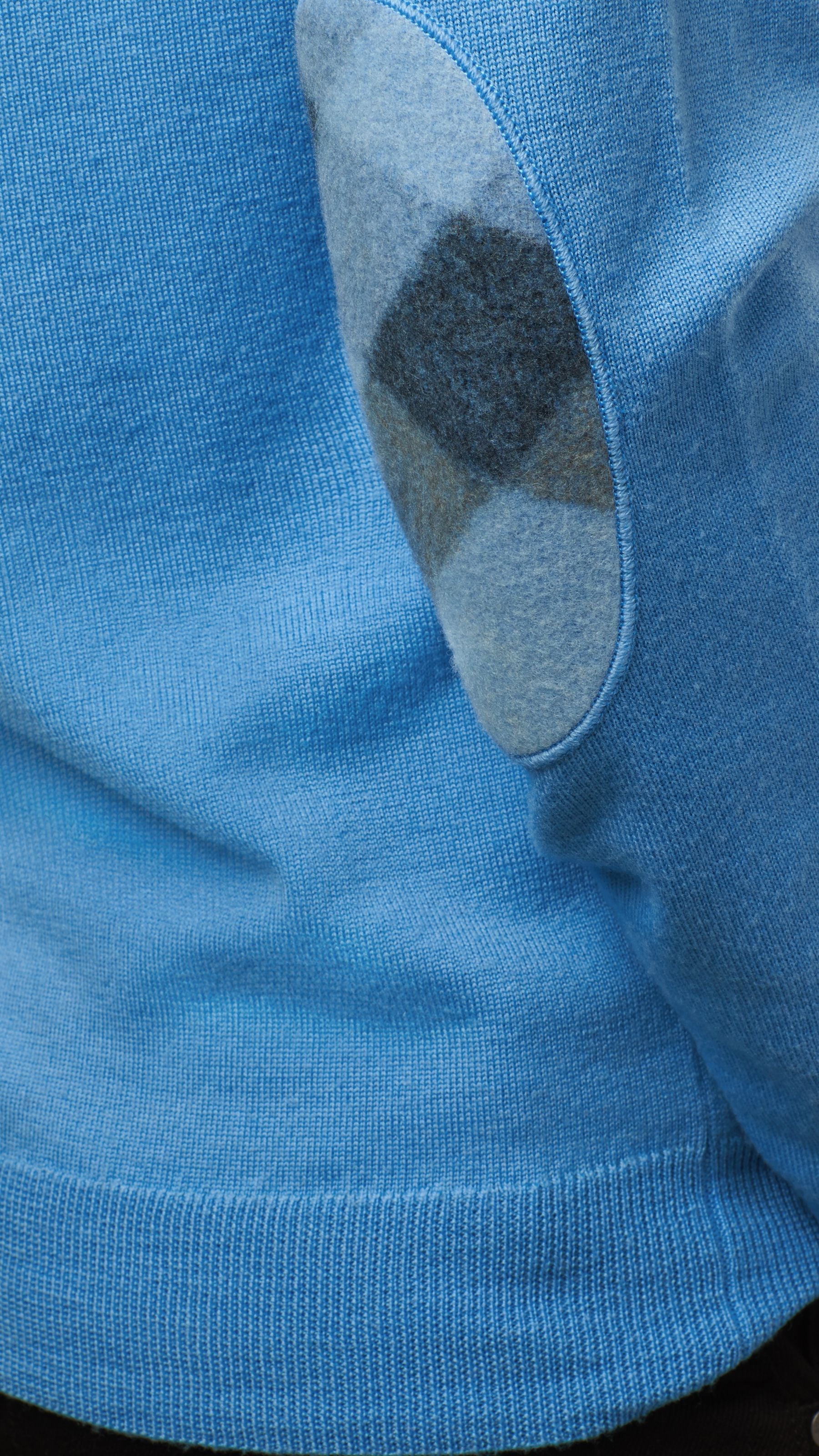 PALE PERIDOT BLUE Pull en laine avec ornements check