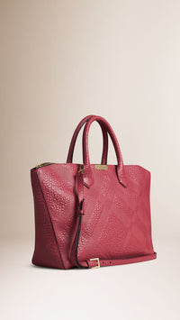PEONY ROSE Sac tote medium en cuir à motif check en relief