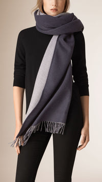 NAVY Poncho en laine mérinos à franges