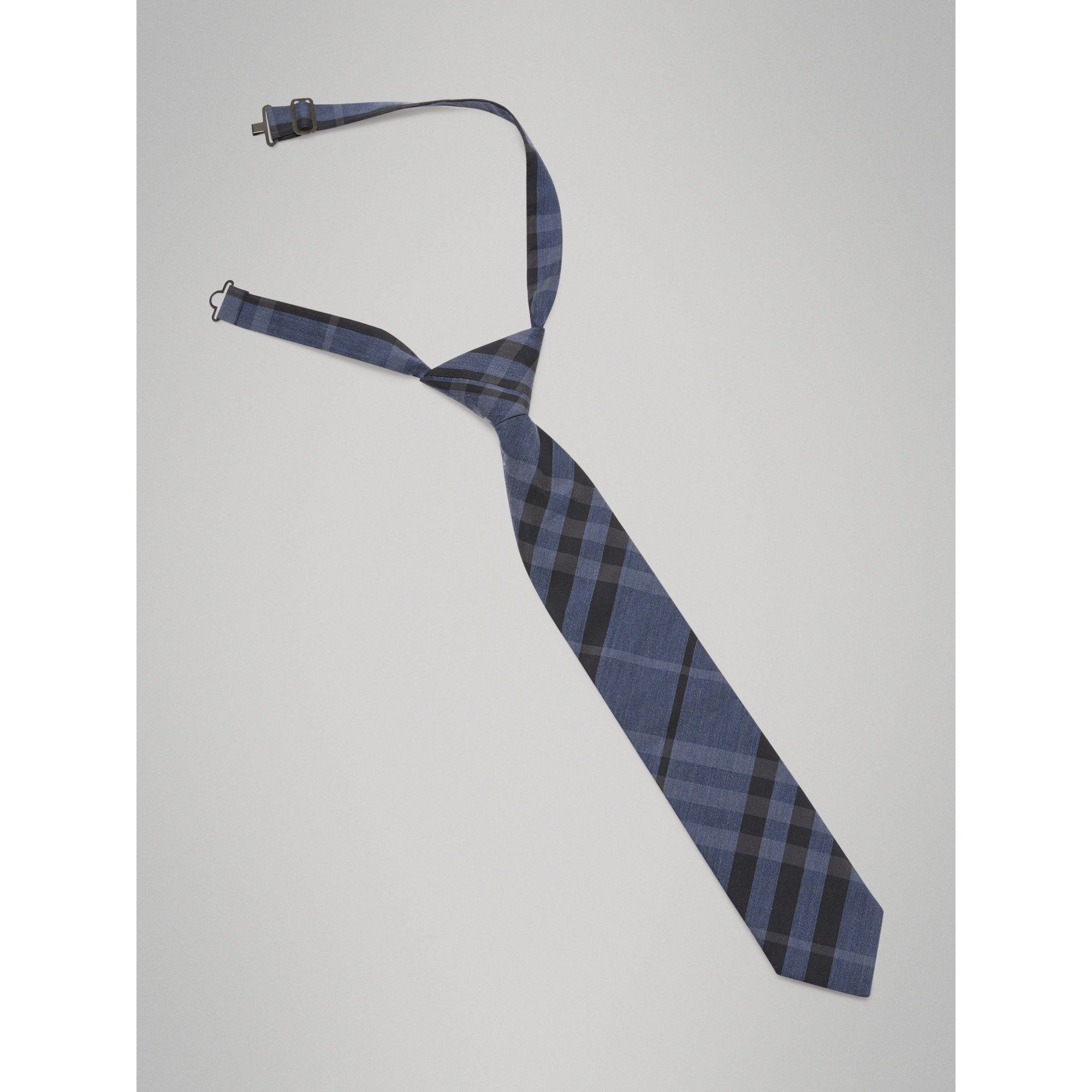DARK MINERAL BLUE Cravate moderne en soie et coton à motif check
