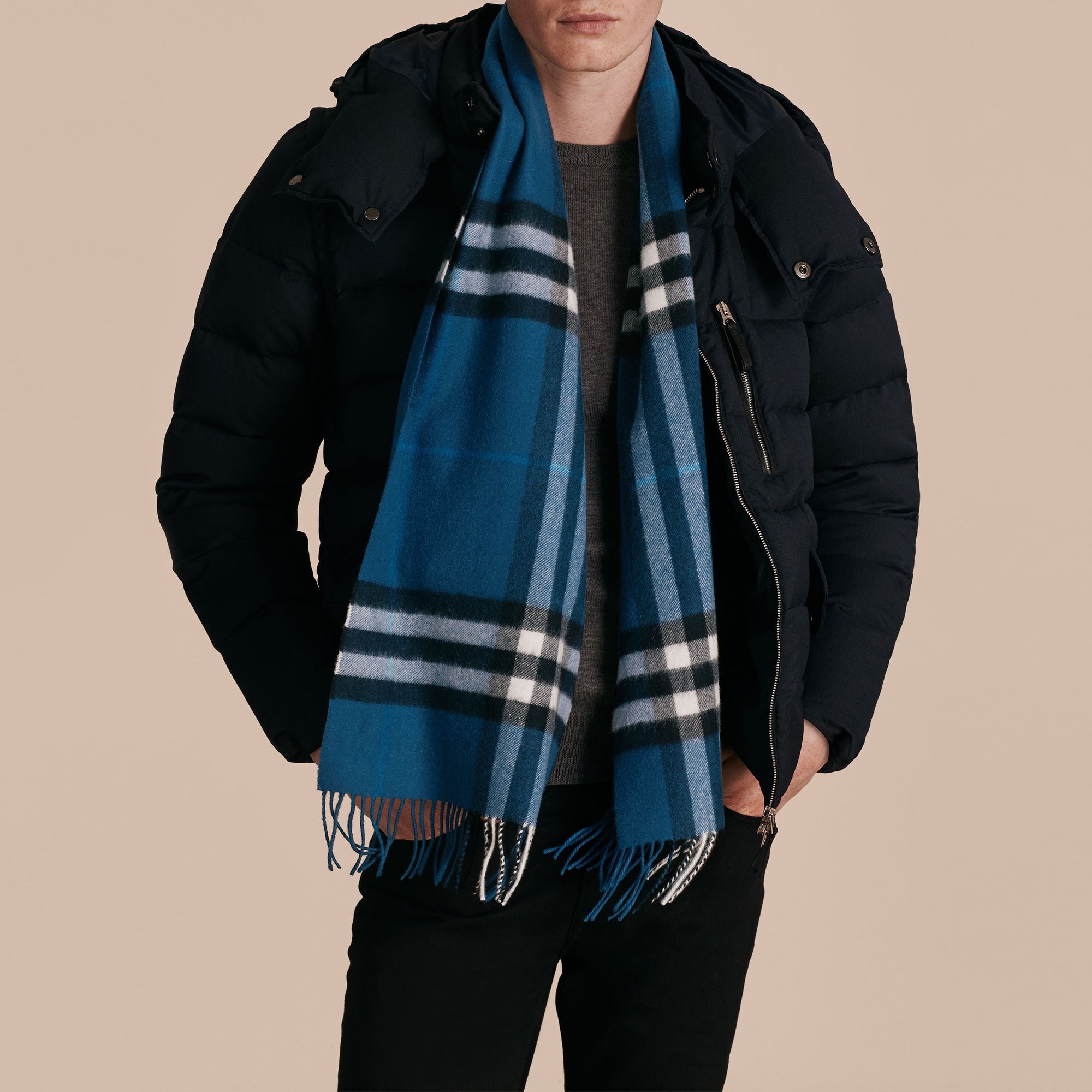 Écharpe en cachemire à motif check classique - Bleu nautique