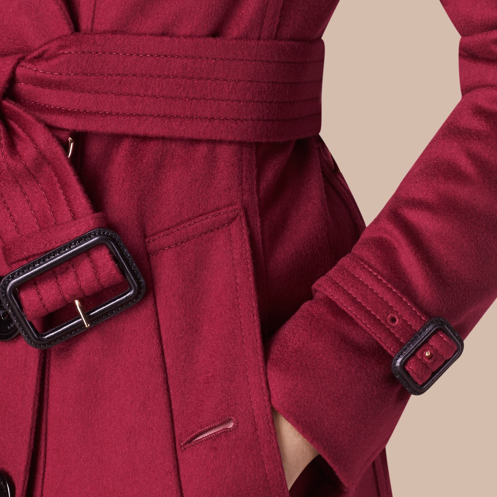 CHERRY PINK Trench-coat en cachemire de coupe Sandringham
