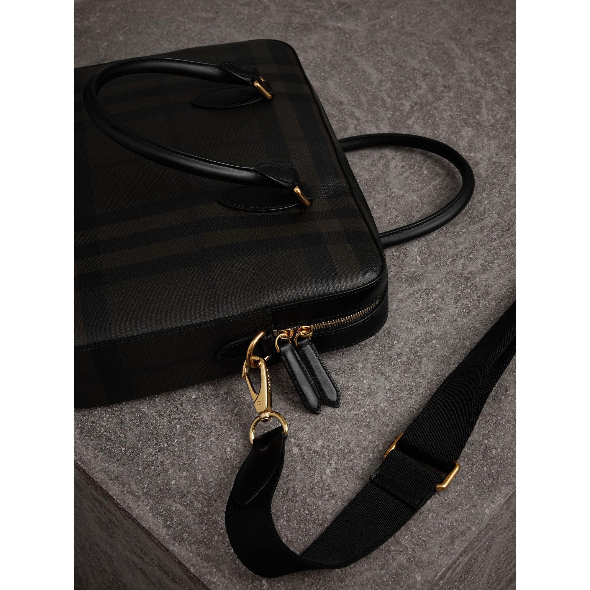 CHOCOLATE/BLACK Attaché-case medium à motif London check avec éléments en cuir