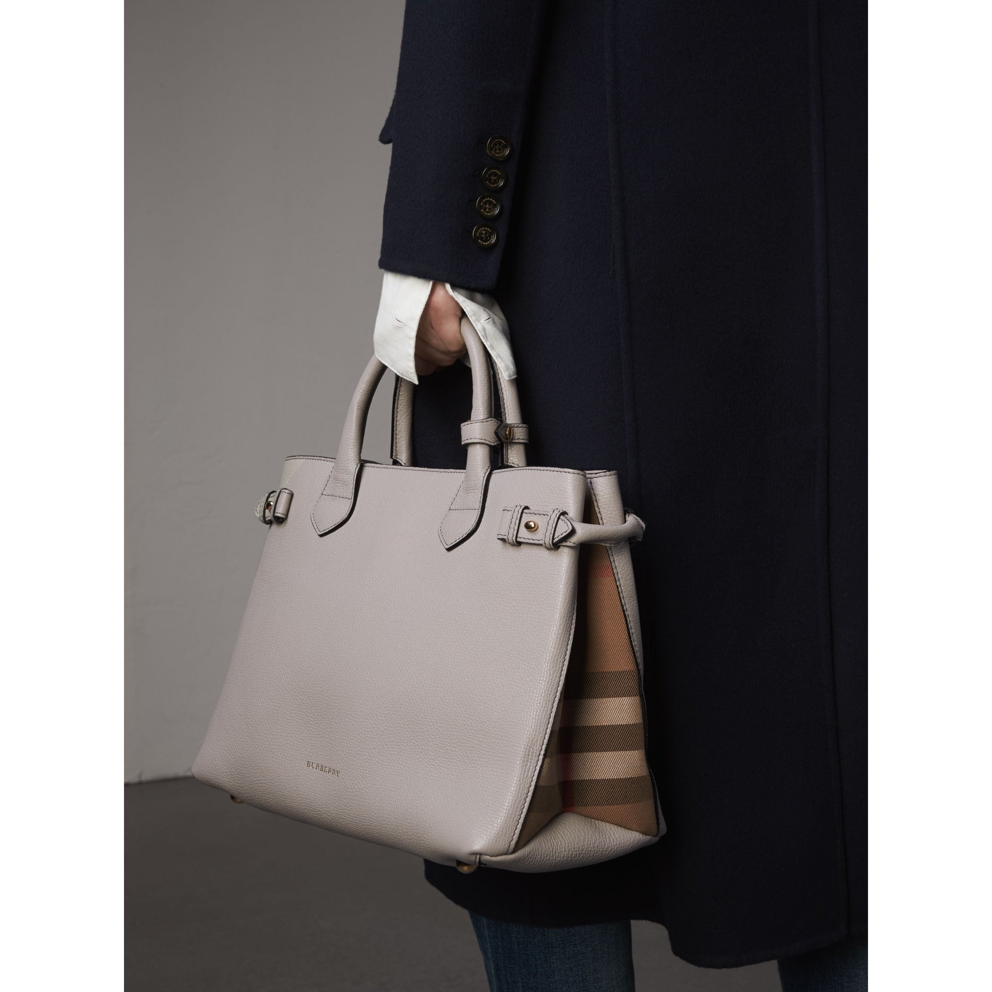 LIGHT GREY MELANGE Sac The Banner medium en cuir et coton House check