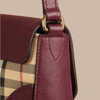 HONEY/DEEP CLARET Petit sac à bandoulière orné du motif Horseferry check et de cuir