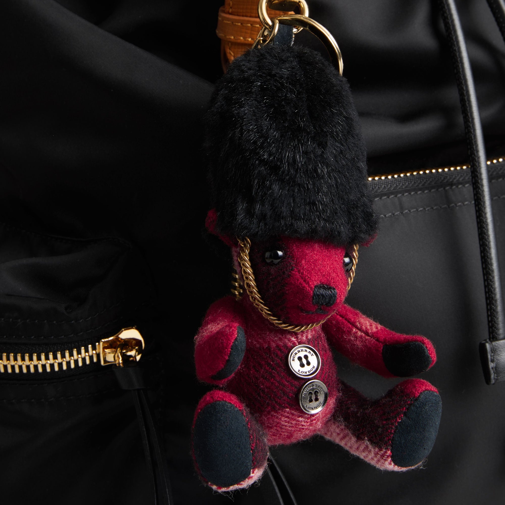 PARADE RED Bijou porte-clés Thomas Bear Garde royale en cachemire à motif check