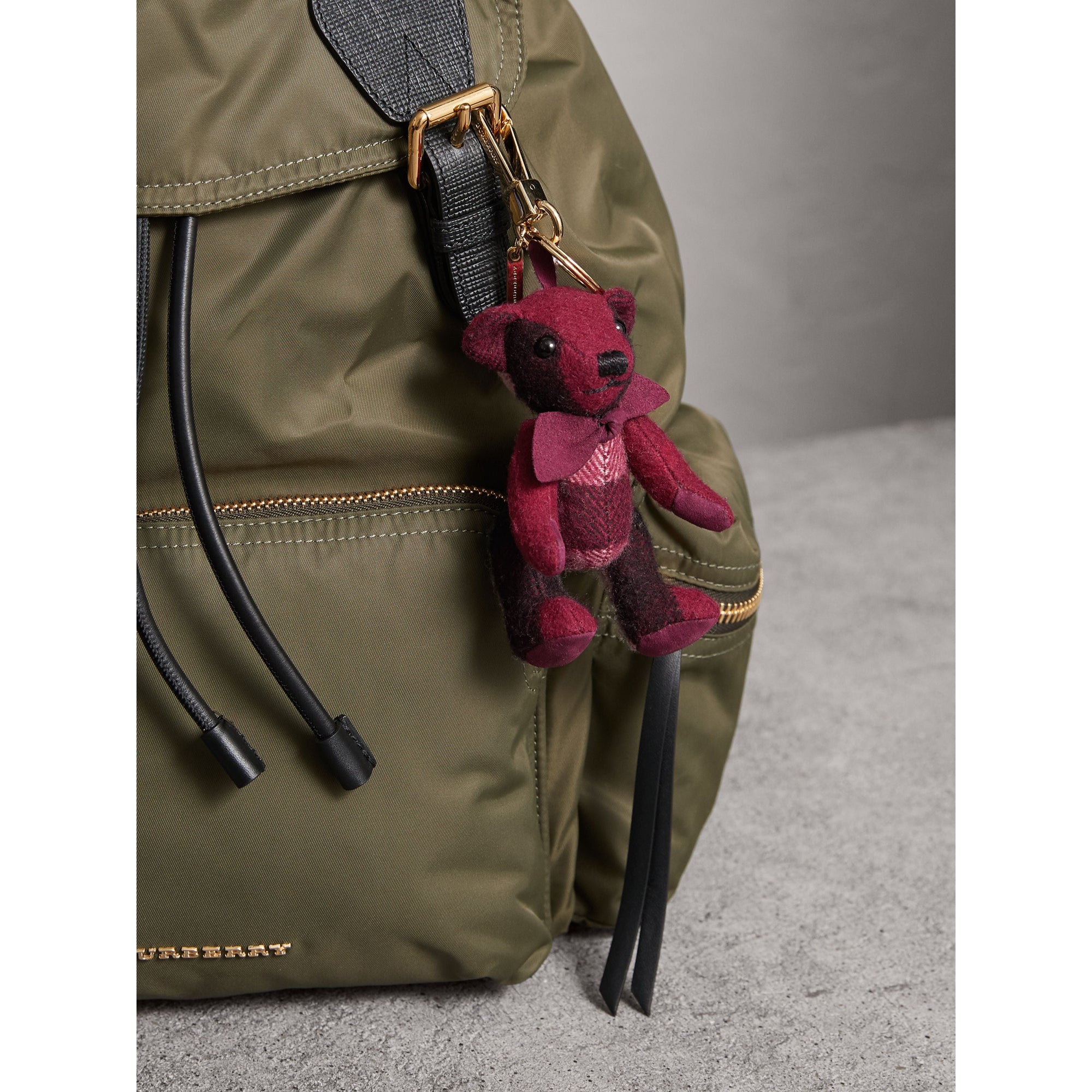 Bijou porte-clés Thomas bear en cachemire à motif check - Prune