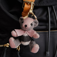 ASH ROSE Bijou porte-clés Thomas Bear en cachemire à motif check