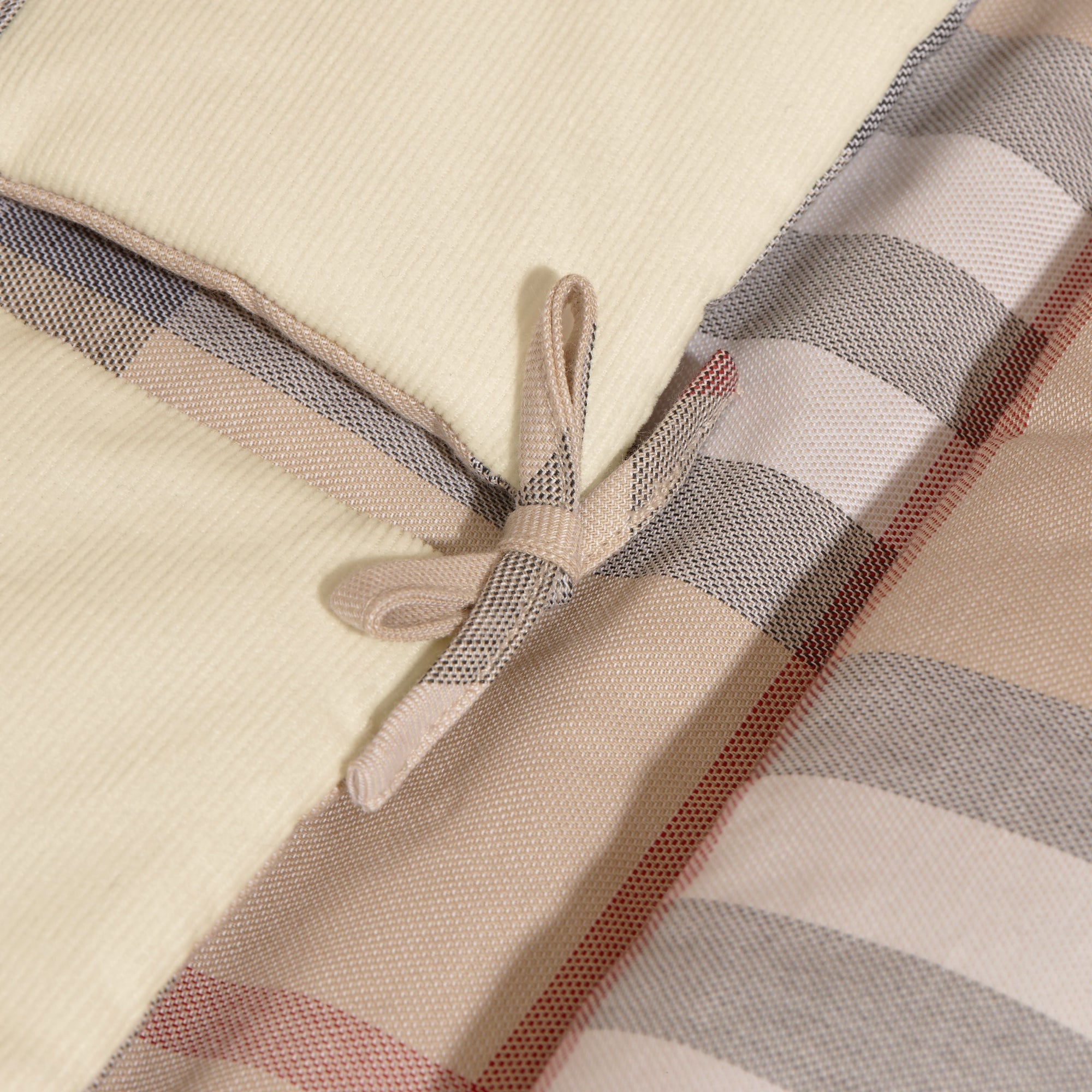 OFF WHITE Nid d'ange doublé du motif check