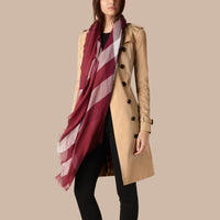 GARNET PINK Écharpe en modal, cachemire et soie à motif check