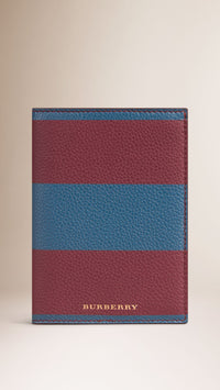 DK PLUM/NICKEL BLUE Étui pour passeport en cuir grené à grande rayure