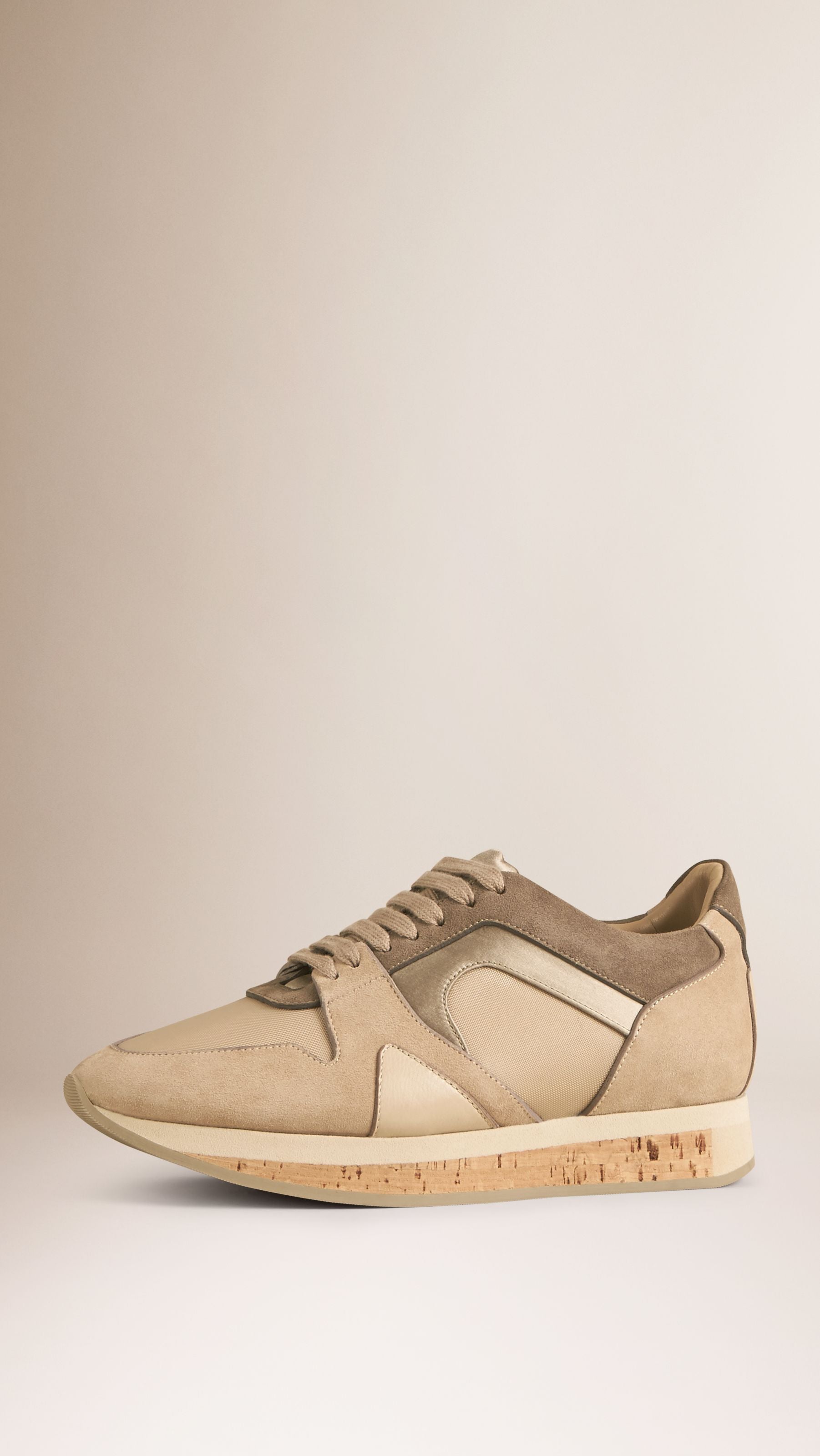 LIGHT NUDE Tennis Field Sneaker en cuir velours et matière filet