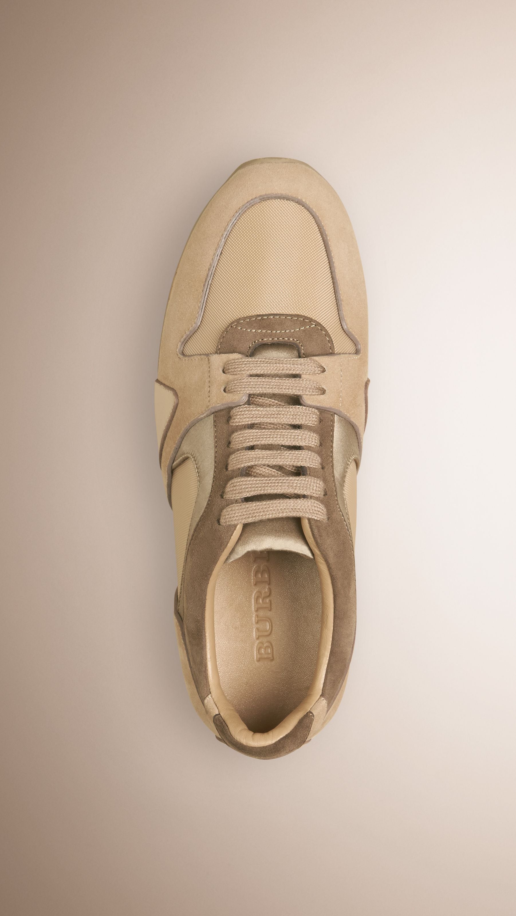 LIGHT NUDE Tennis Field Sneaker en cuir velours et matière filet