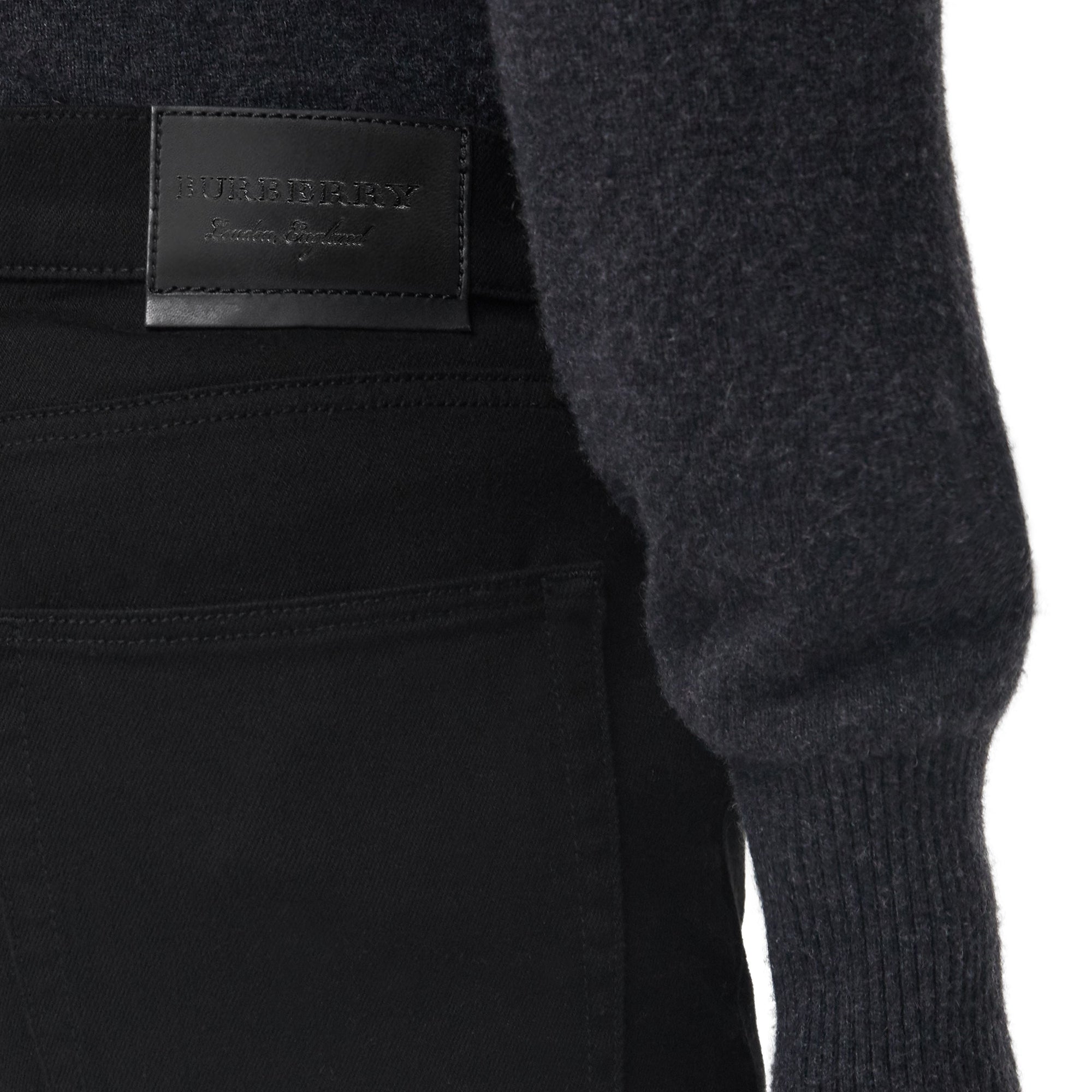 BLACK Jean denim extensible de coupe étroite