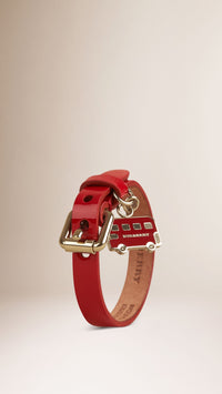 PARADE RED Bracelet en cuir verni avec ornement bus londonien
