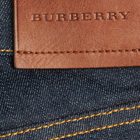 DARK INDIGO Jean de coupe décontractée en denim indigo