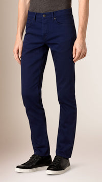 BRIGHT NAVY Jean de coupe droite en denim stretch japonais