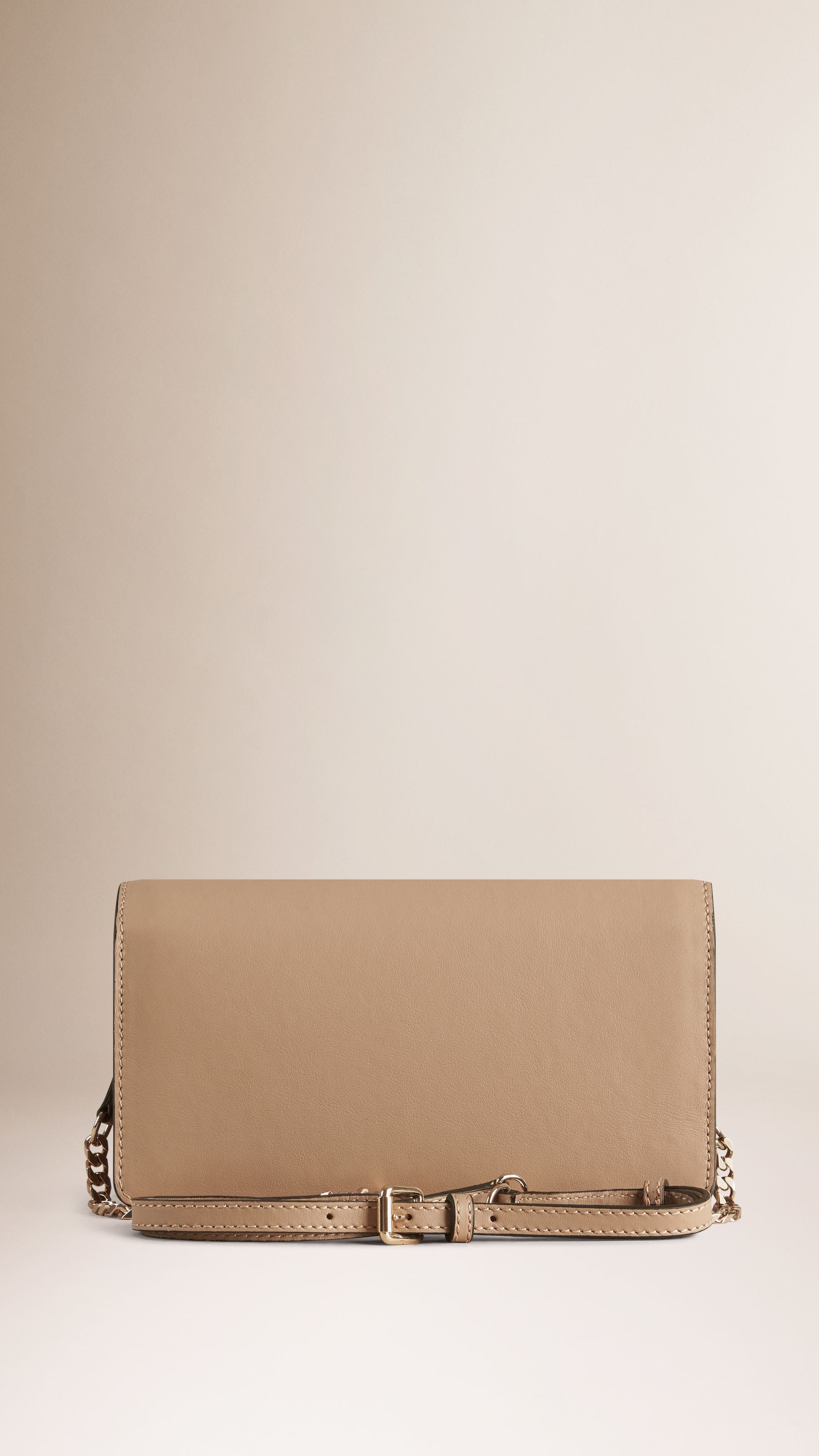 HONEY Clutch en cuir avec chaîne