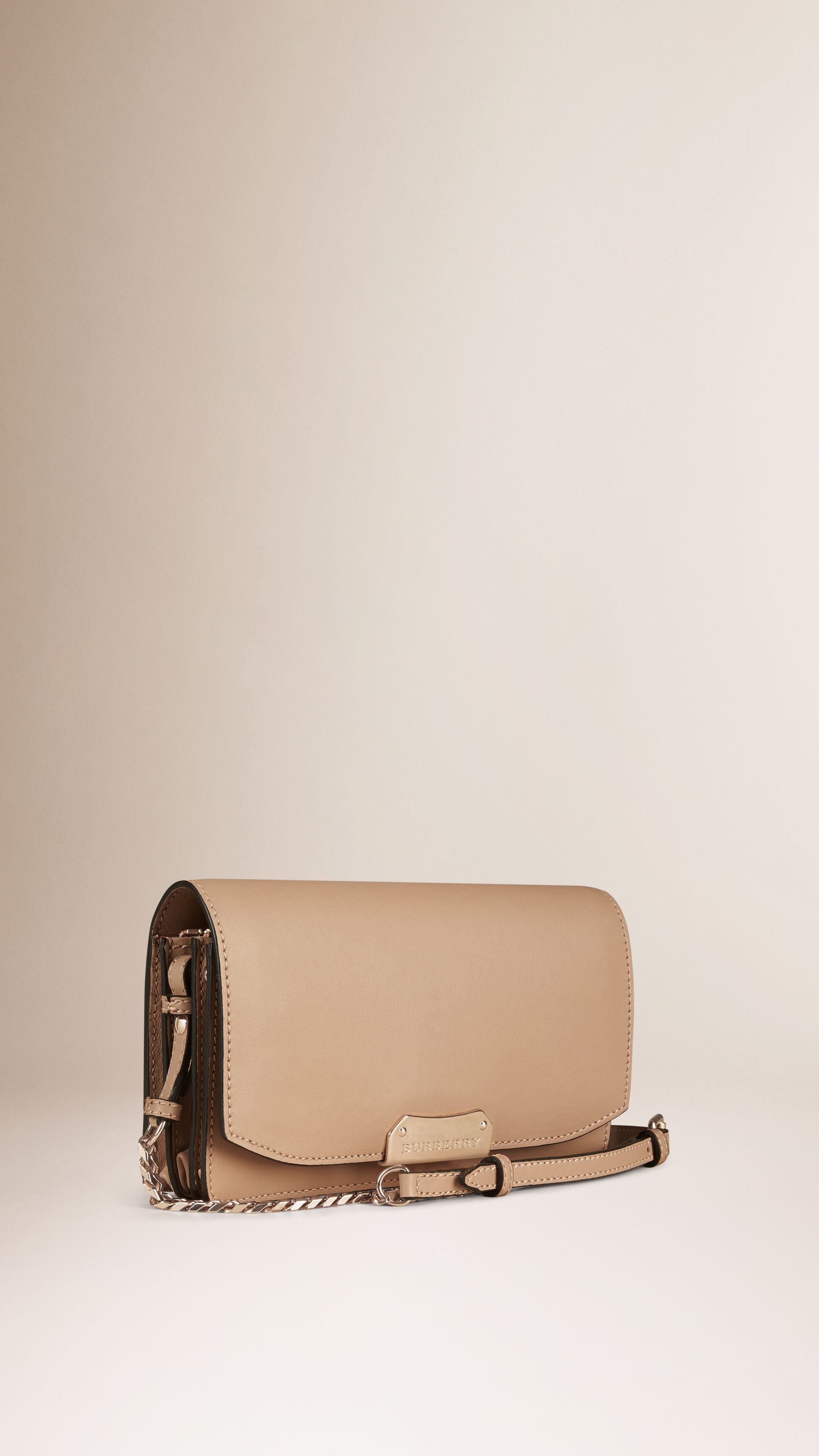 HONEY Clutch en cuir avec chaîne