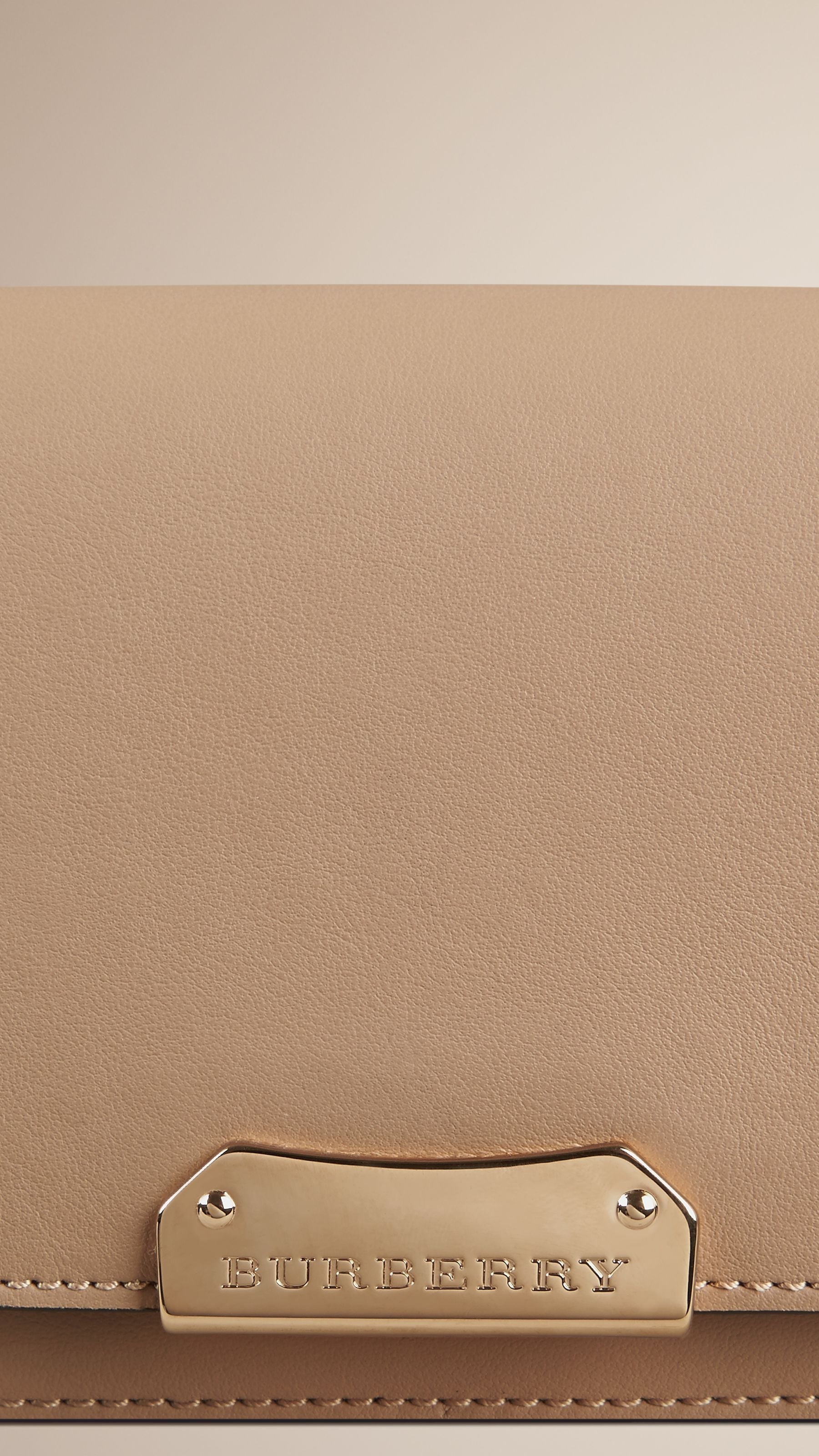 HONEY Clutch en cuir avec chaîne