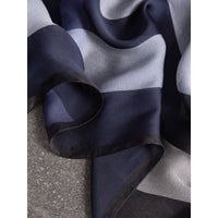 Foulard en soie légère à motif check - Bleu indigo