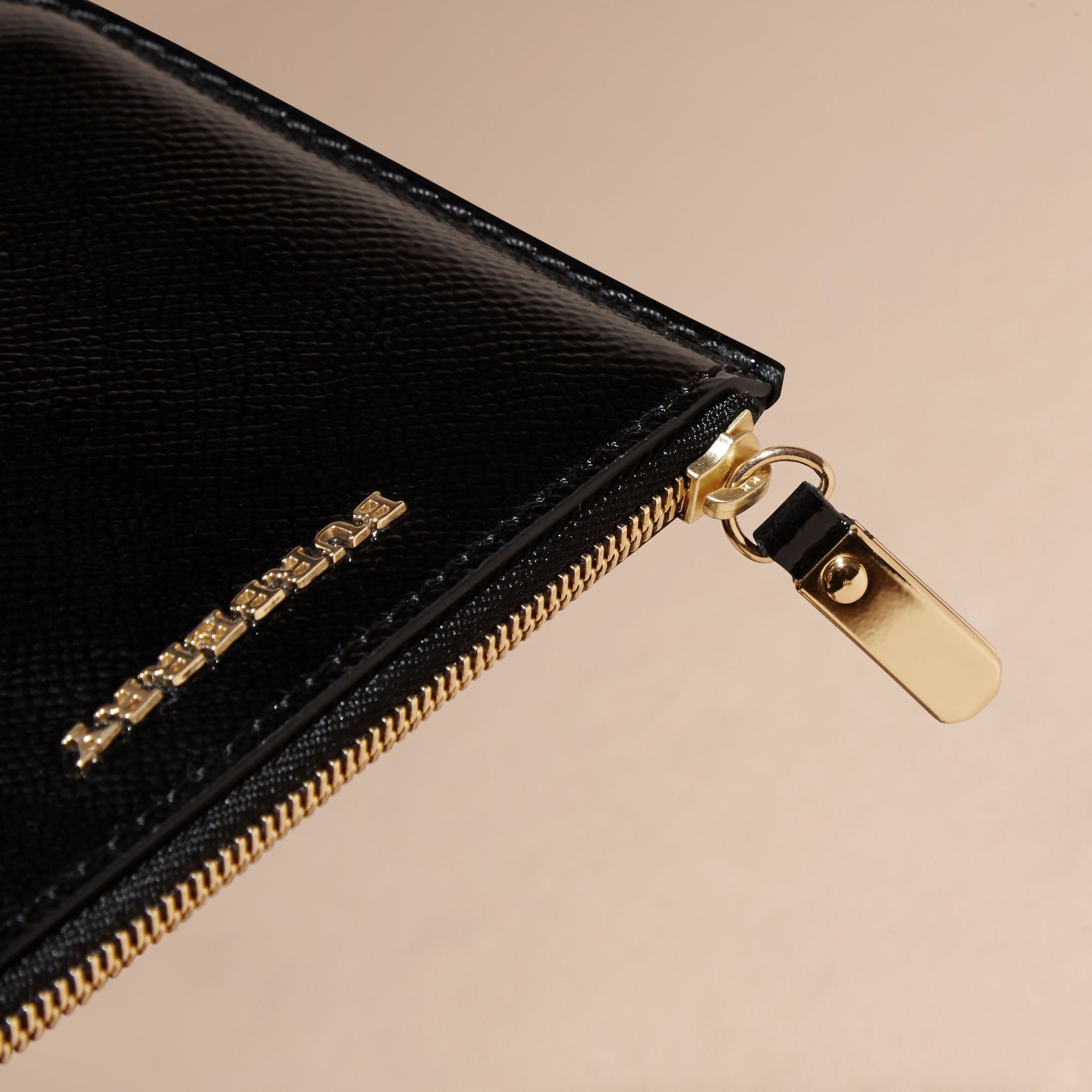 BLACK Pochette en cuir London verni