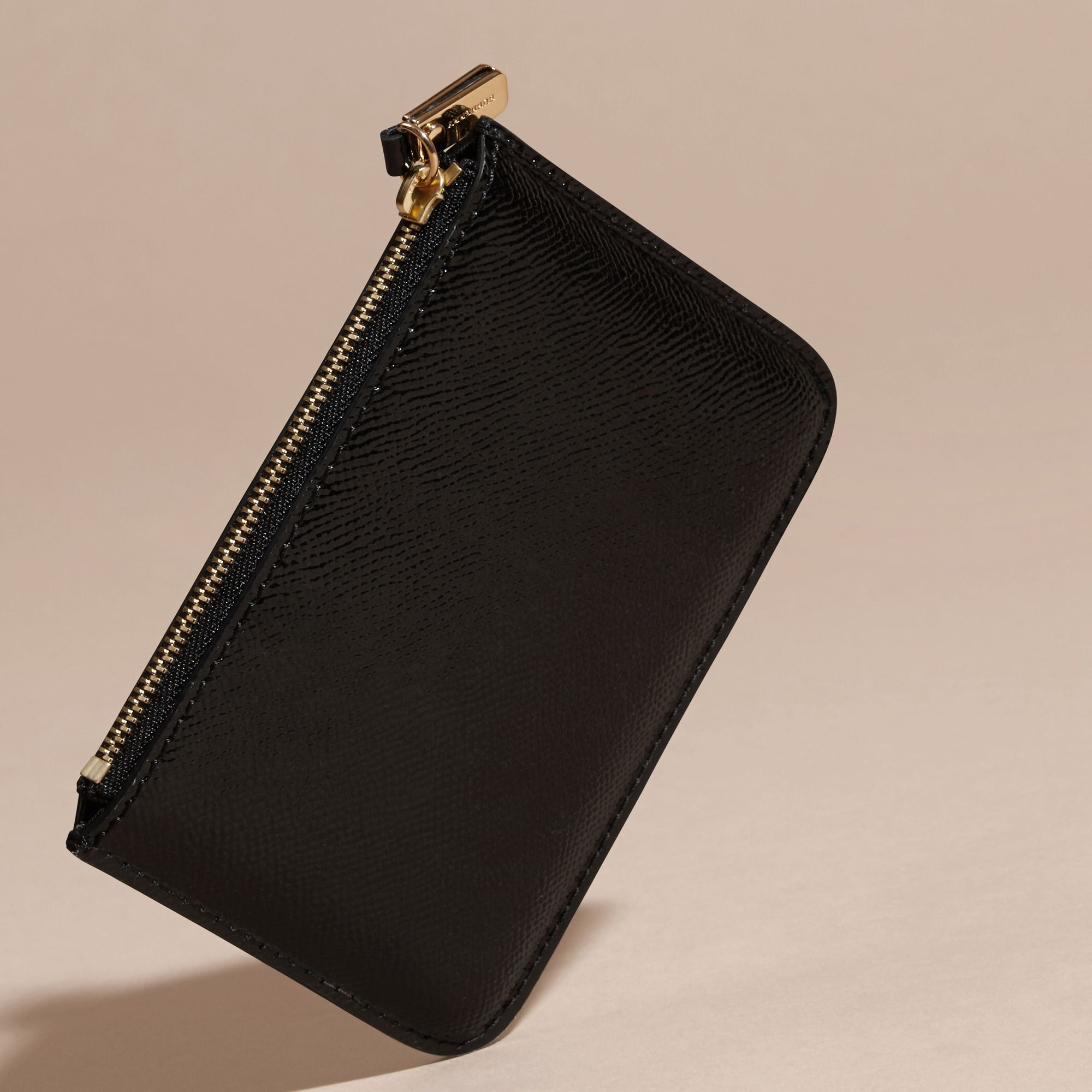 BLACK Pochette en cuir London verni