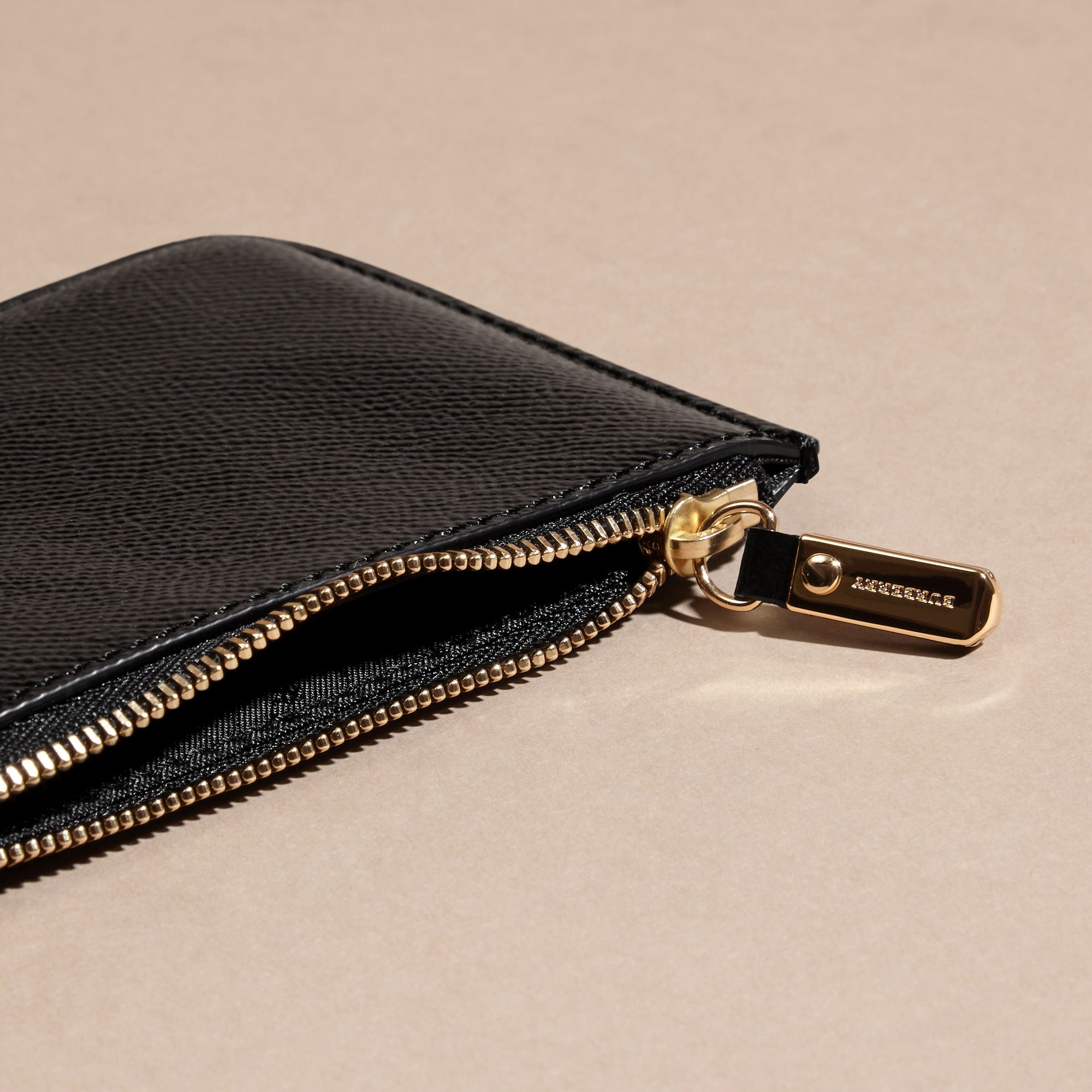 BLACK Pochette en cuir London verni