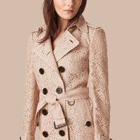 ANTIQUE TAUPE PINK Trench-coat en dentelle italienne