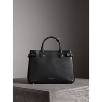 BLACK Sac The Banner medium en cuir