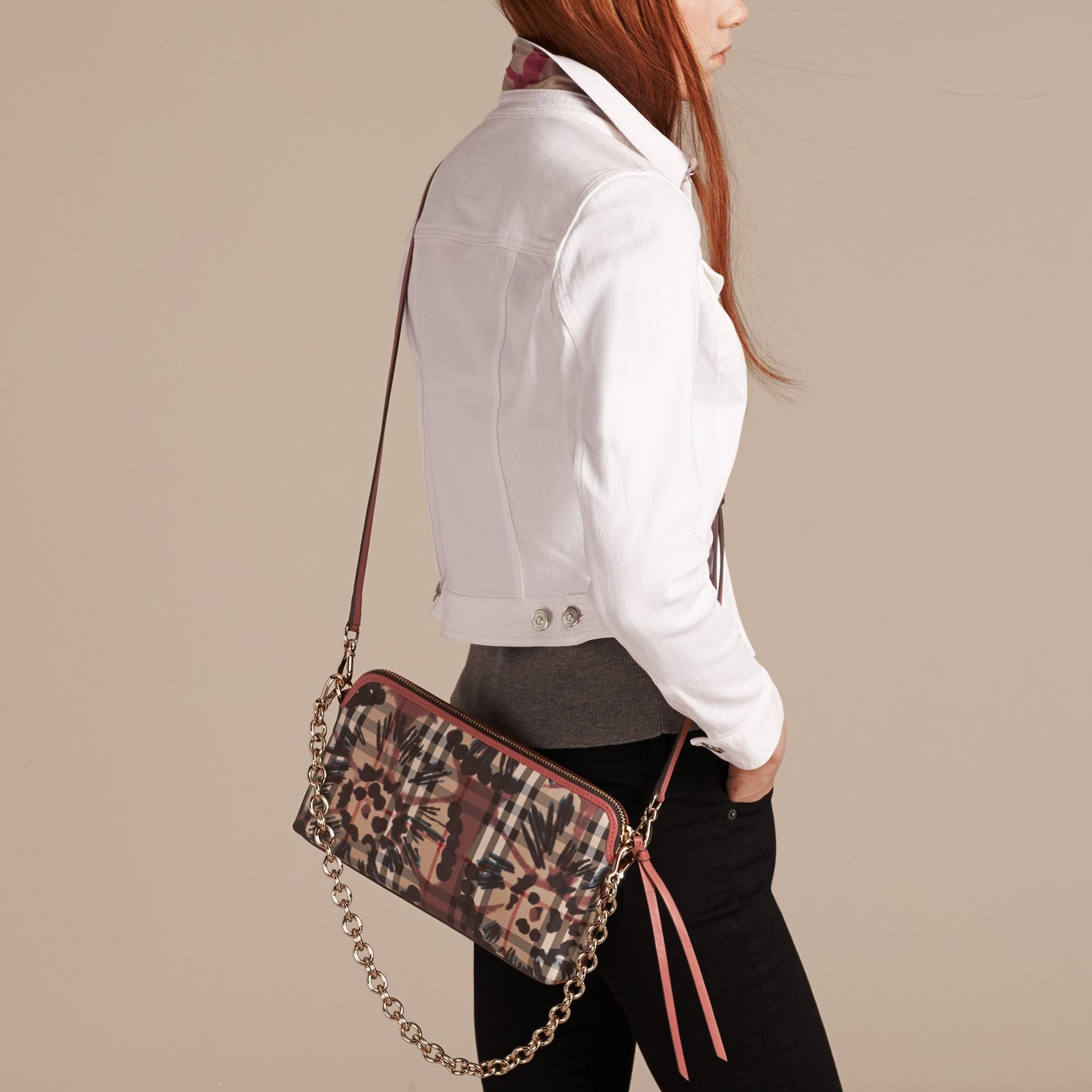 MAUVE PNK/ANTQ ROSE Clutch à motif Horseferry check et imprimé tie and dye avec éléments en cuir