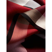 Foulard en soie légère à motif check - Rouge parade