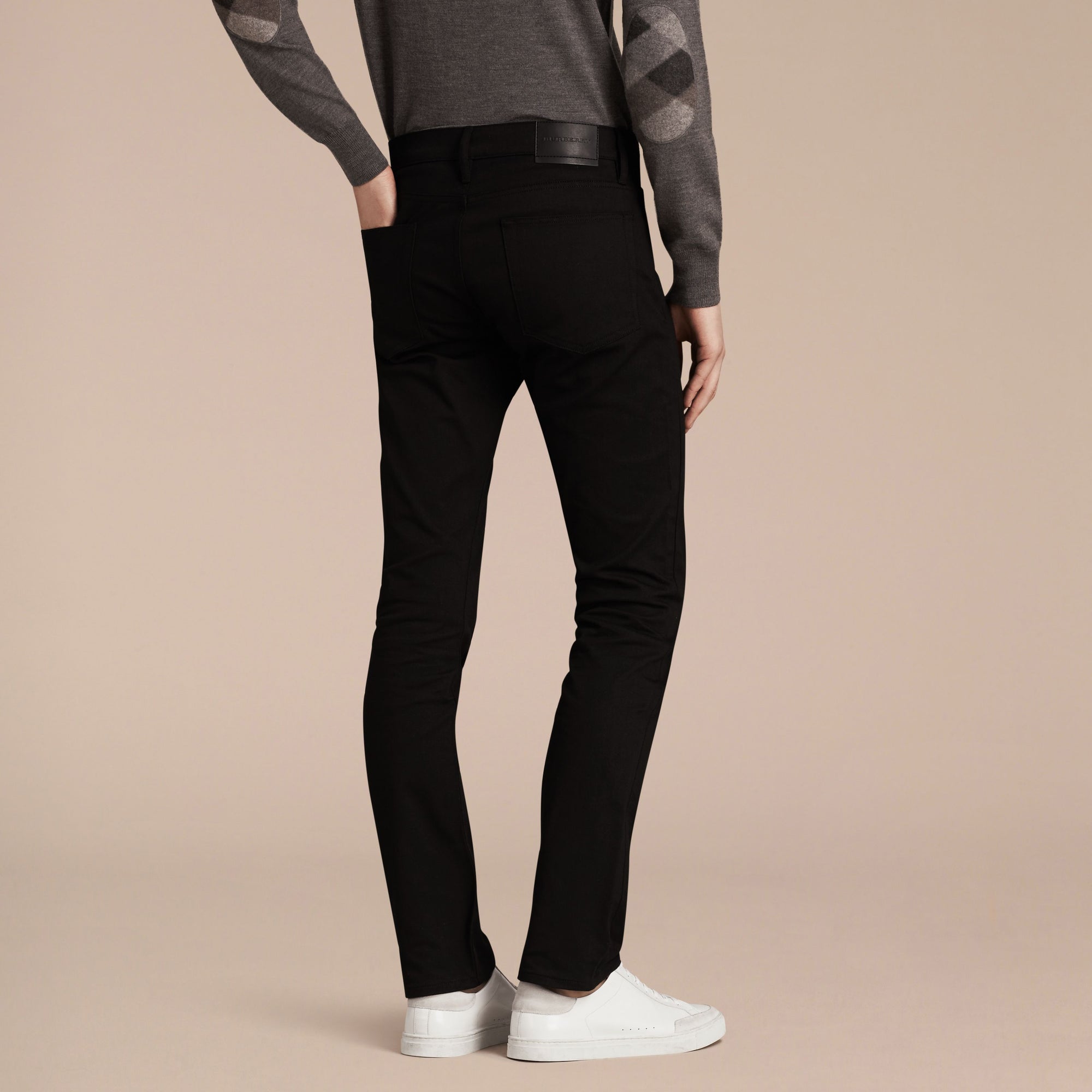 BLACK Jean délavé de coupe droite en denim extensible