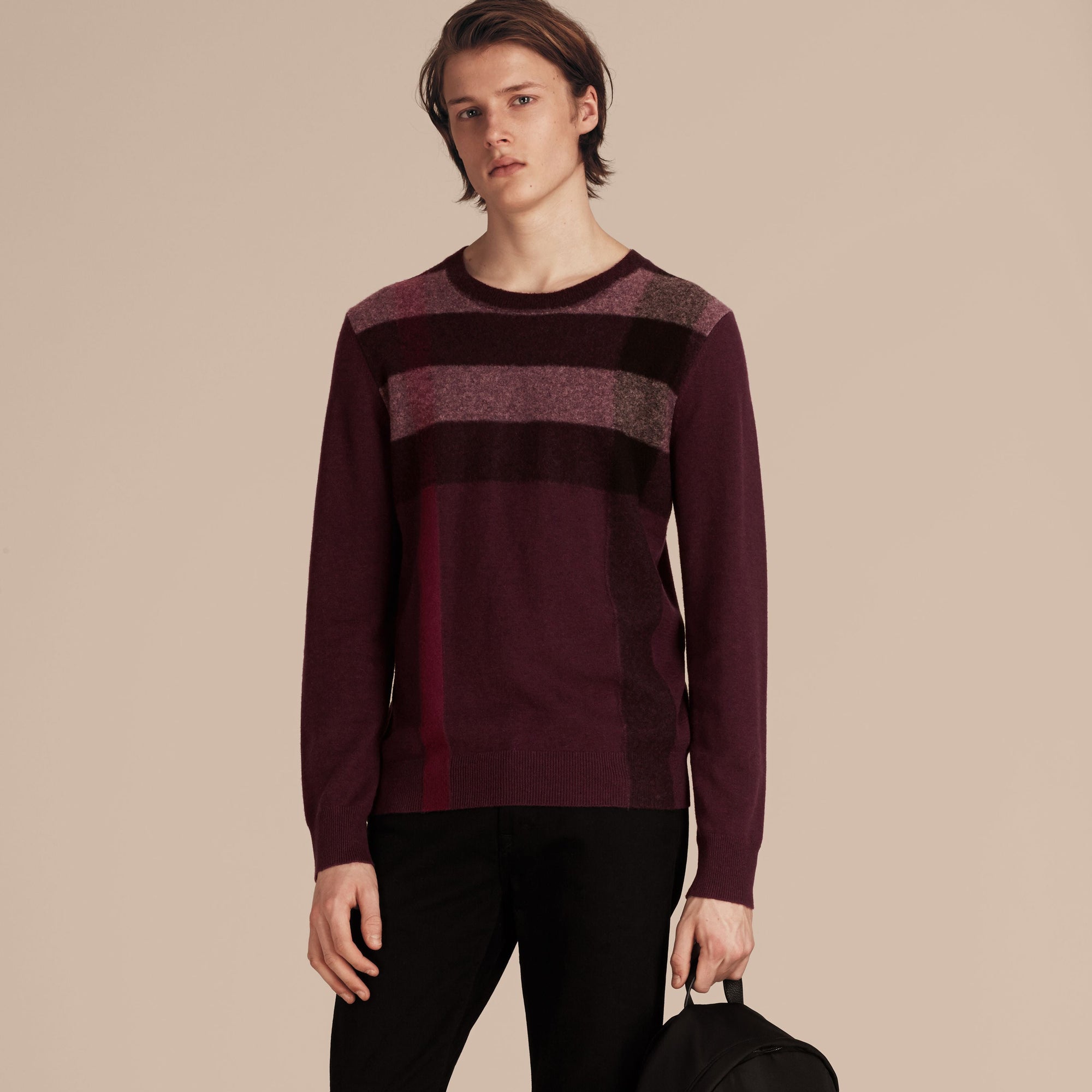 BURGUNDY RED Pull en cachemire et coton à motif check graphique