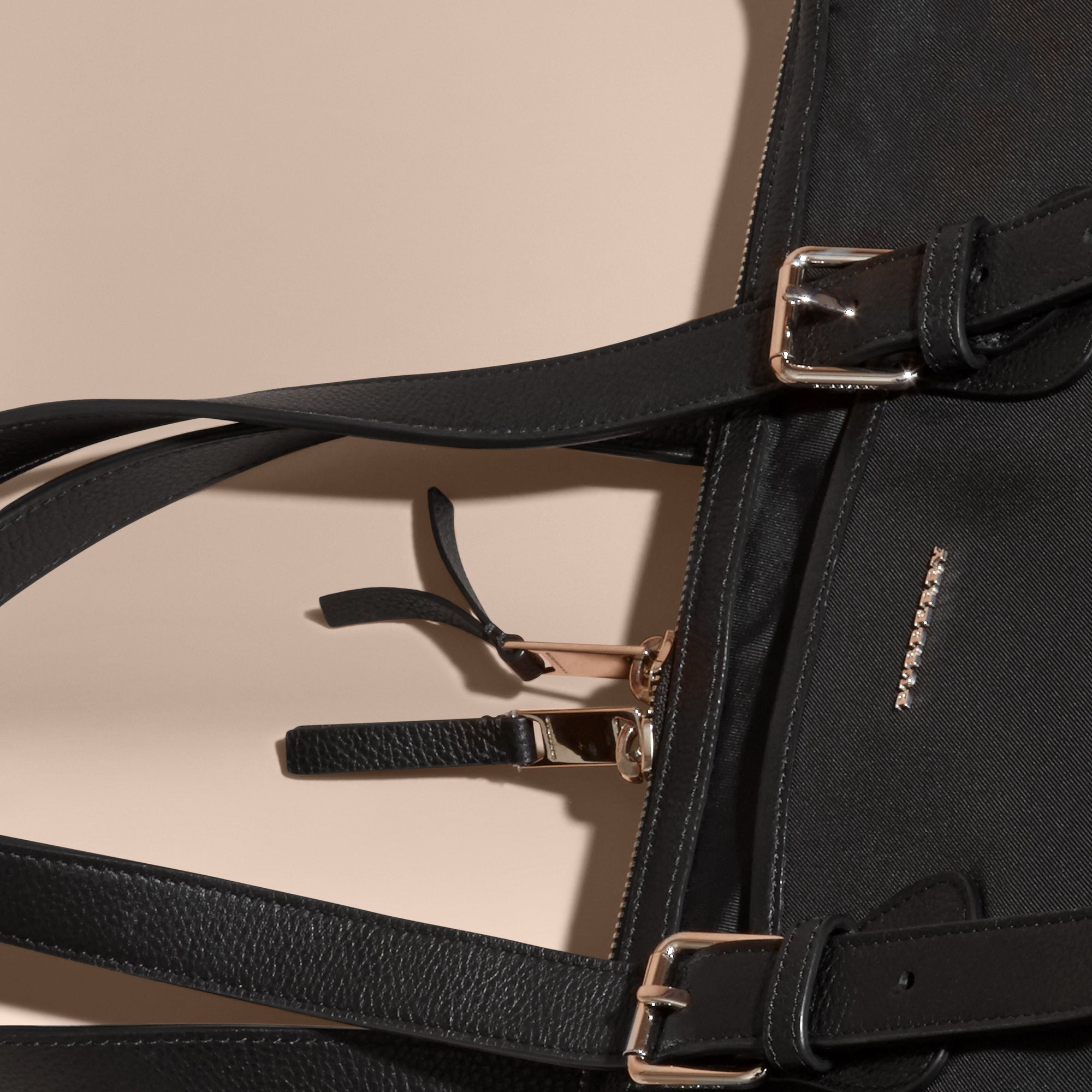 BLACK Sac tote avec bordure en cuir