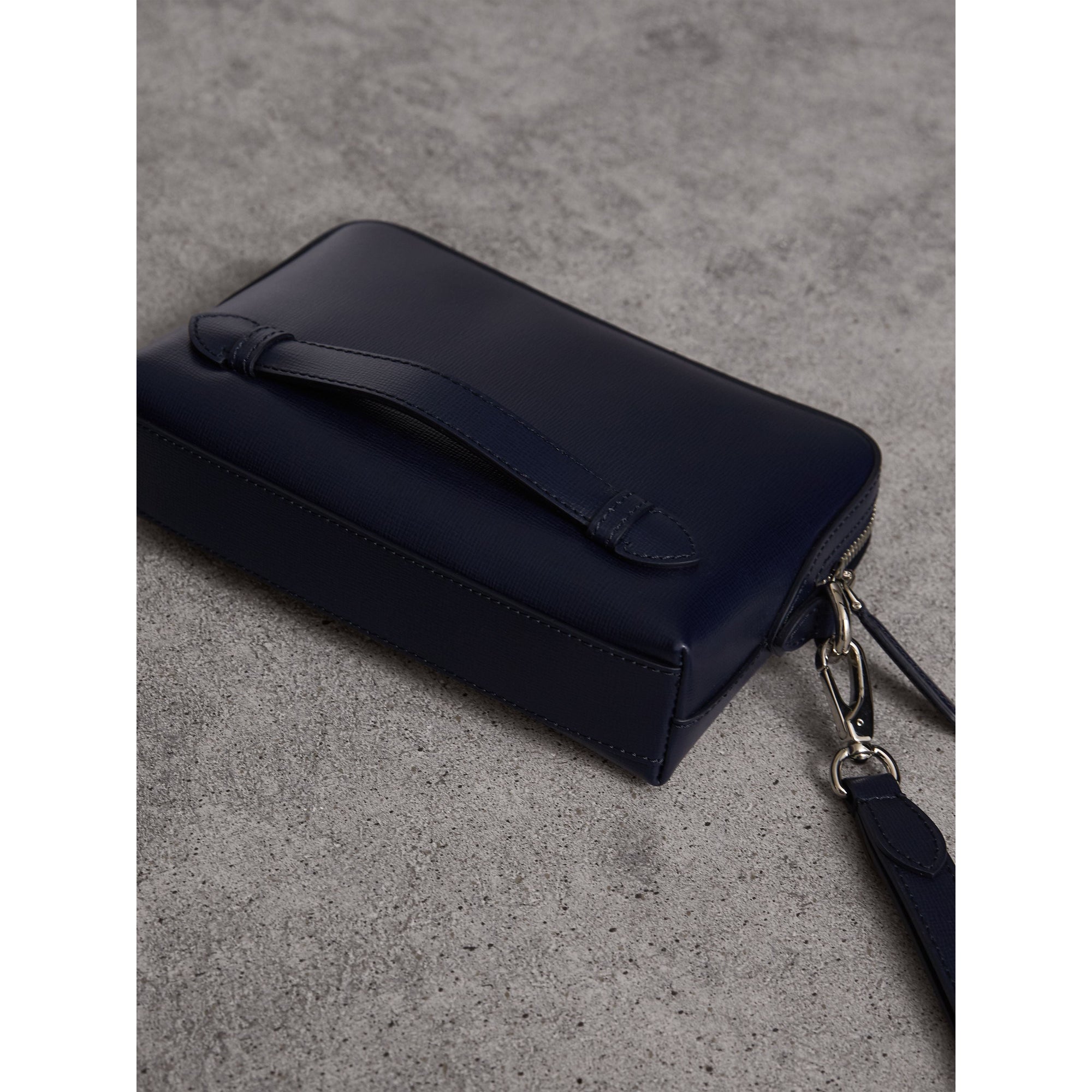 DARK NAVY Pochette en cuir London