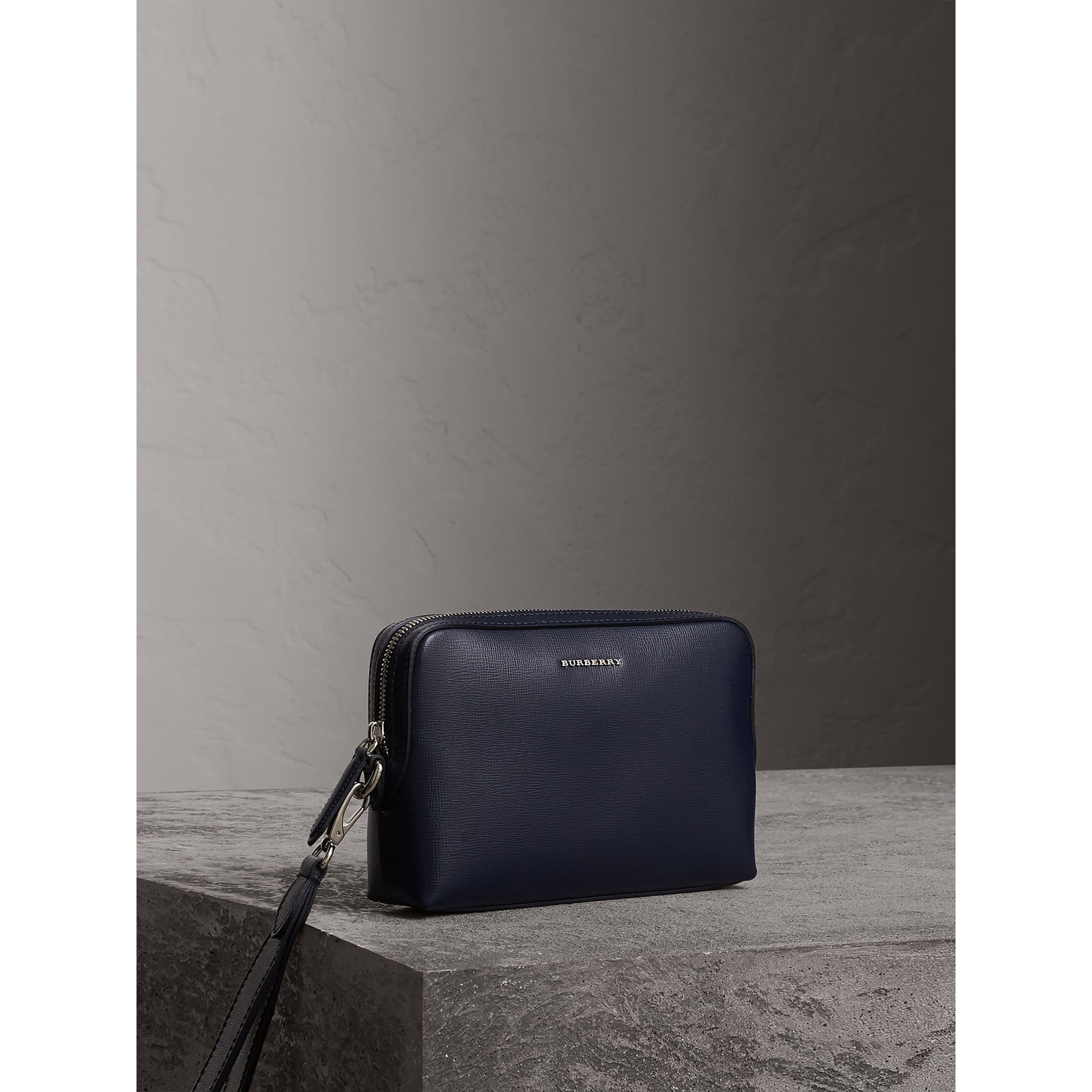 DARK NAVY Pochette en cuir London