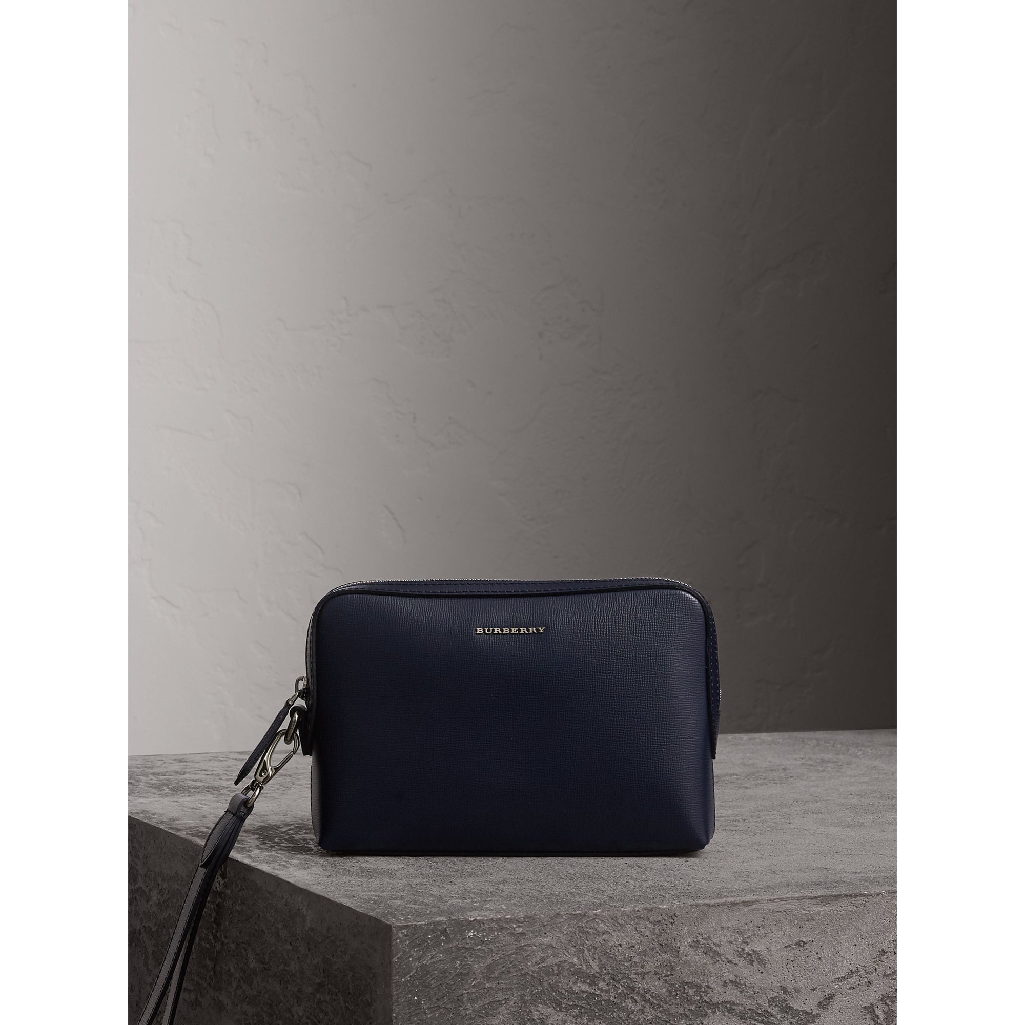 DARK NAVY Pochette en cuir London