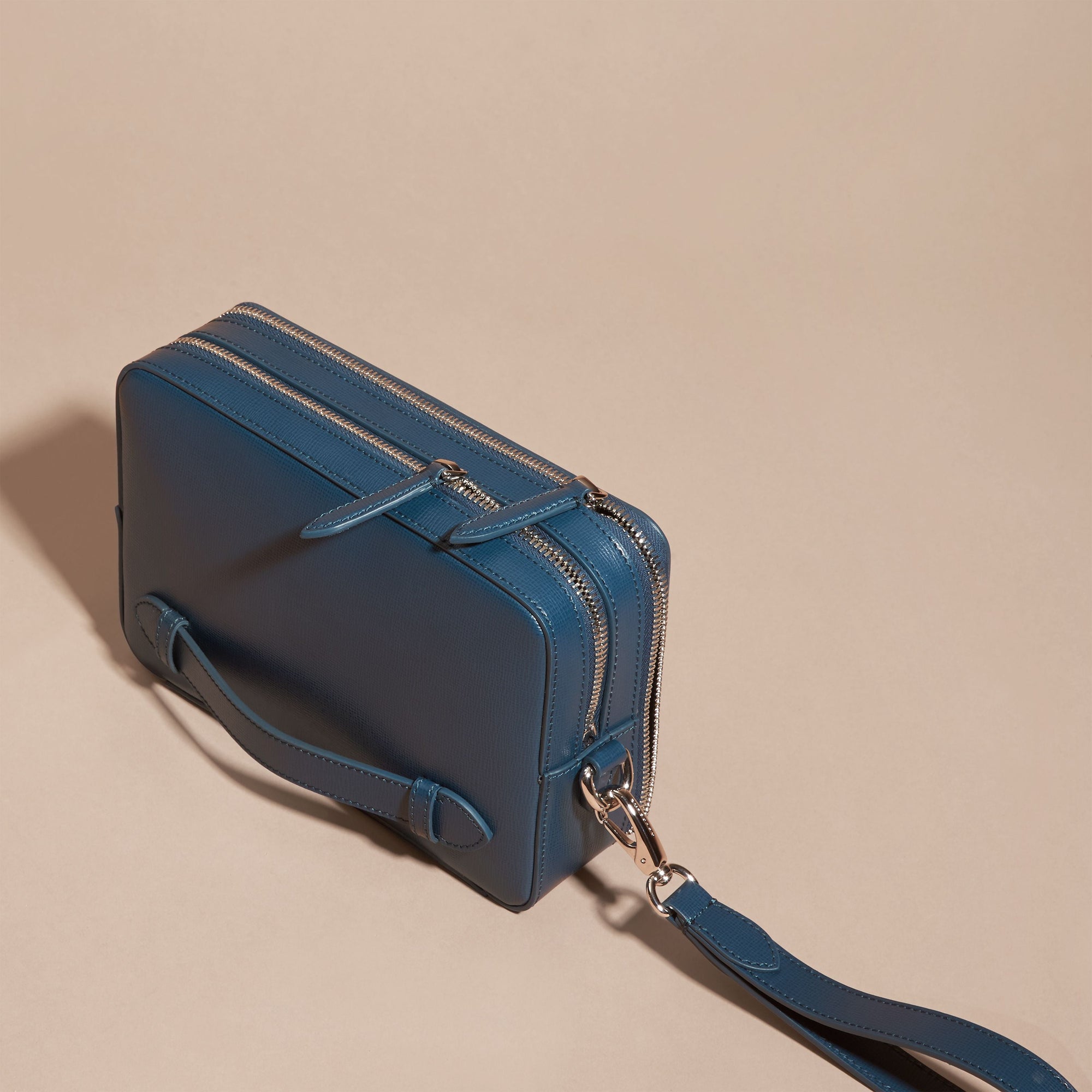 MINERAL BLUE Pochette en cuir London