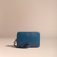 MINERAL BLUE Pochette en cuir London