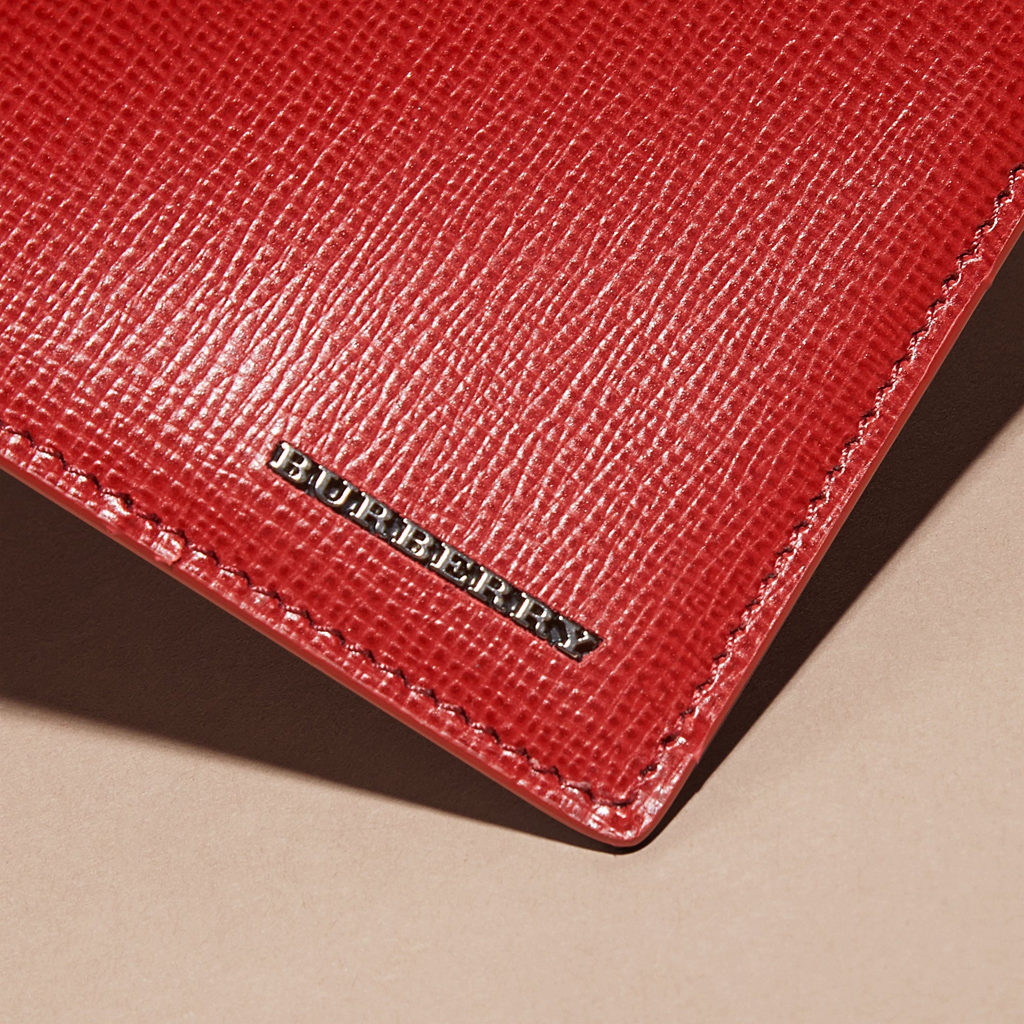 DARK MILITARY RED Portefeuille à rabat en cuir London