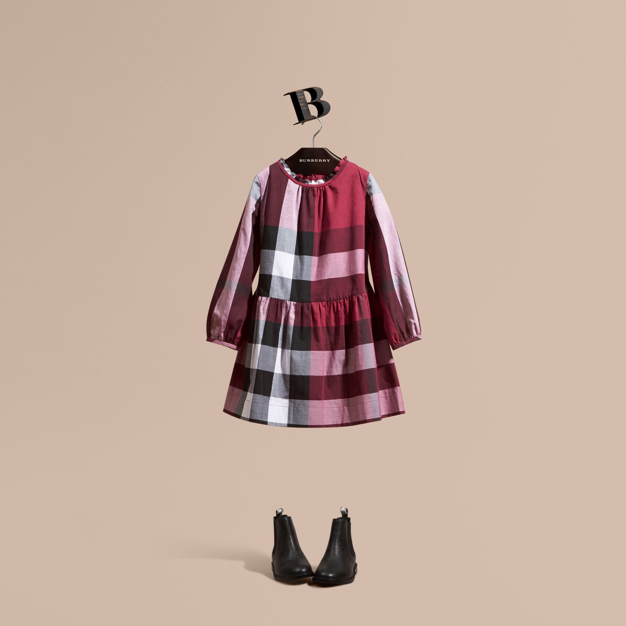 DARK PLUM PINK Robe en coton à motif check avec détails ruchés