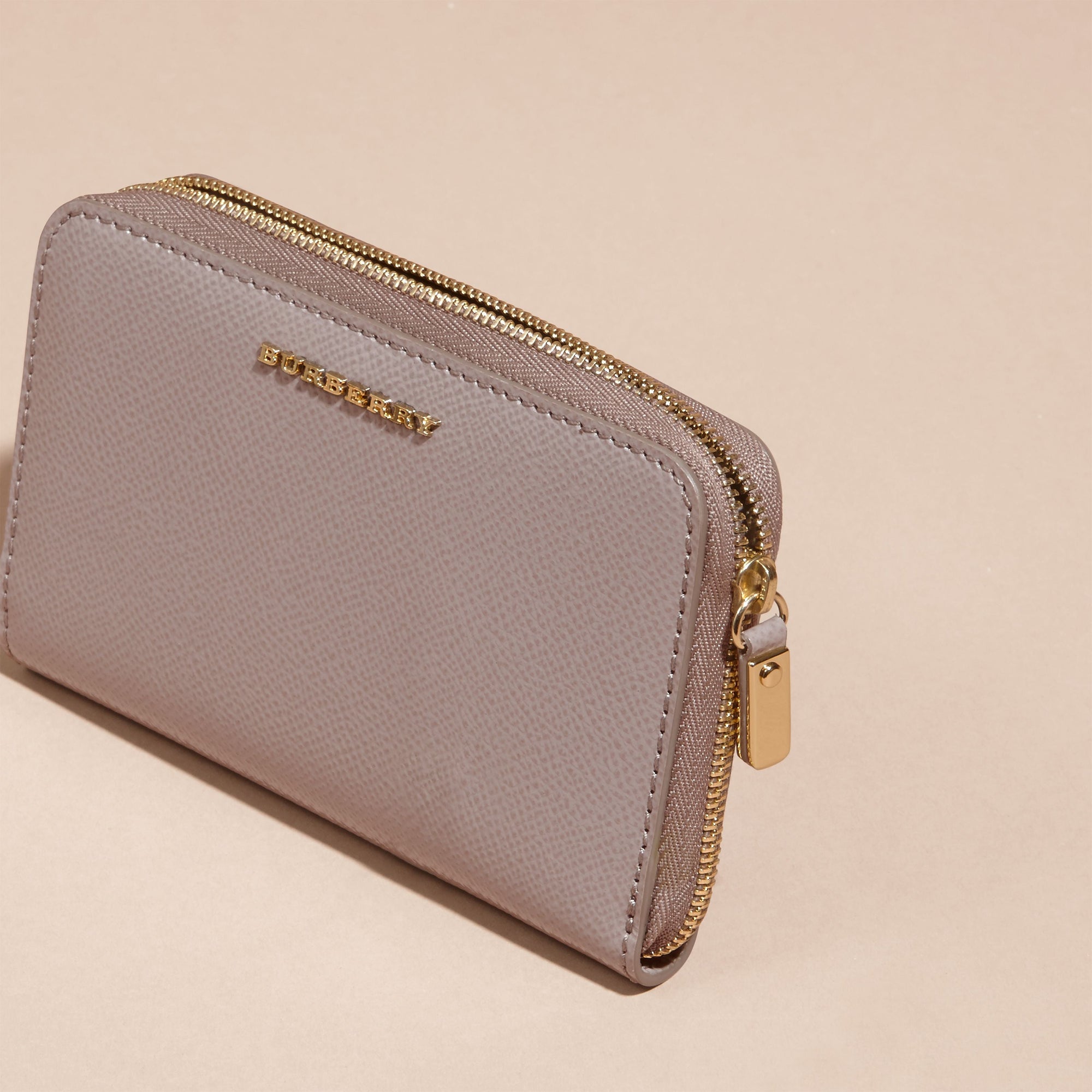 PALE GREY Portefeuille zippé en cuir London verni
