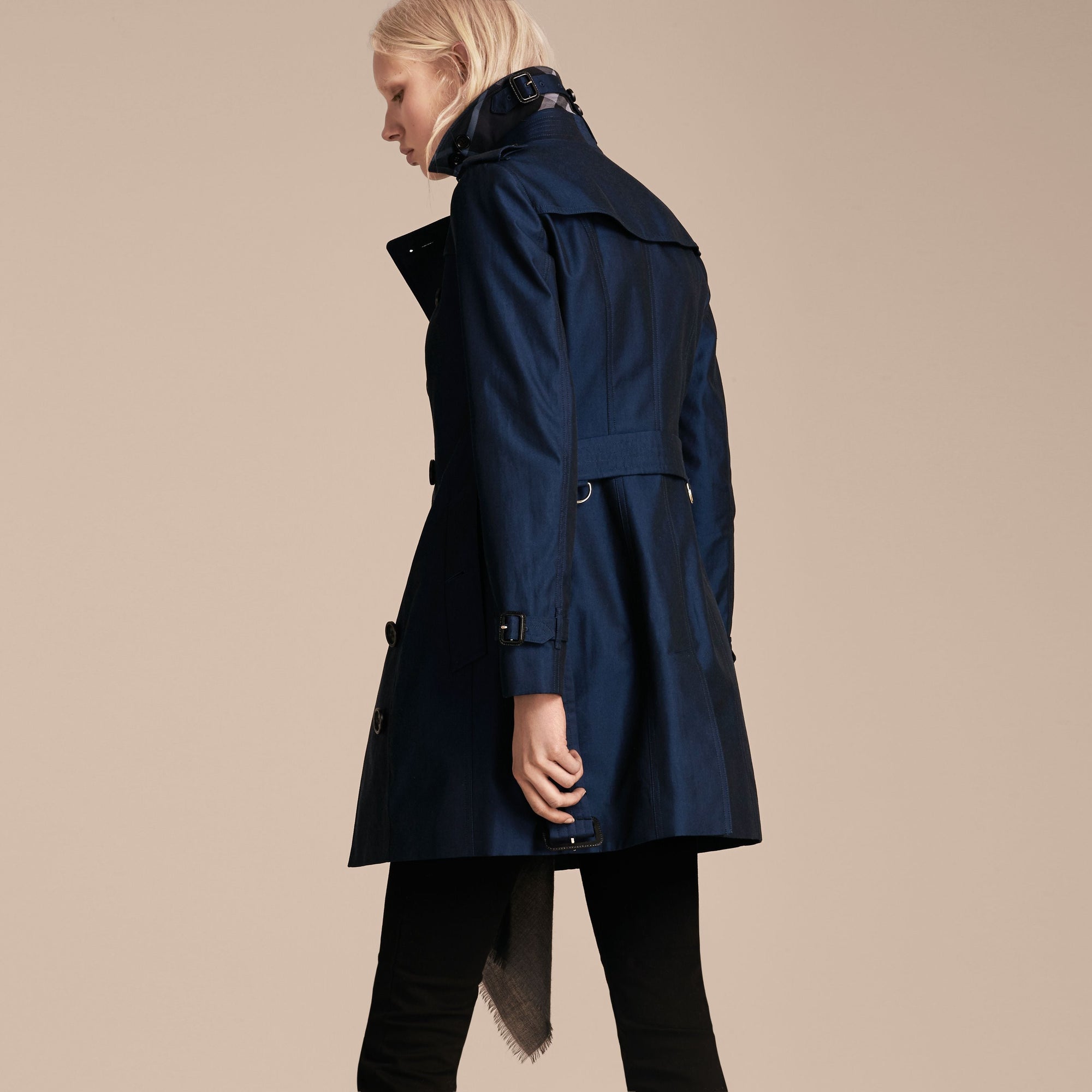 BRIGHT REGENCY BLUE Trench-coat en gabardine de coton
