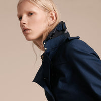 BRIGHT REGENCY BLUE Trench-coat en gabardine de coton
