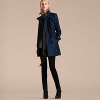 BRIGHT REGENCY BLUE Trench-coat en gabardine de coton